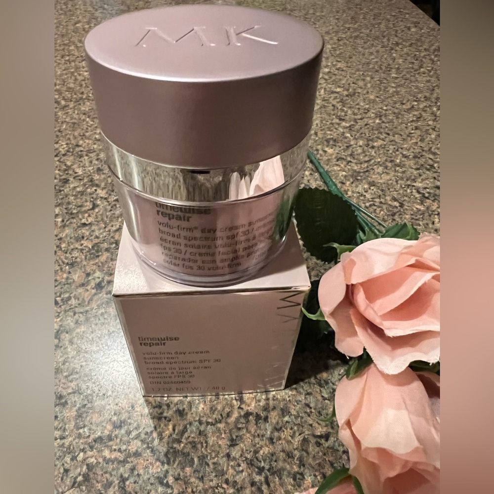 Mary Kay moisturizer daycream